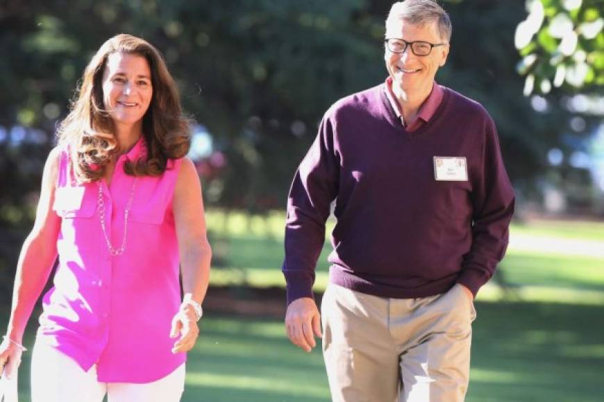 3. Melinda Gates: Es la cofundadora de la Fundación Bill & Melinda Gates, que junto a su esposo, el segundo hombre más rico del mundo, han distribuido más de $40,000 millones en subvenciones, apoyando a organizaciones en más de 100 países.