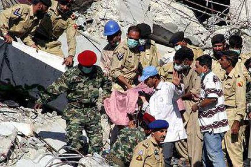 Terremoto de Cachemira 2005. Se estima que más de 85.000 personas perdieron la vida tras un terremoto de grado 7,6 en la región de Cachemira, en la India.