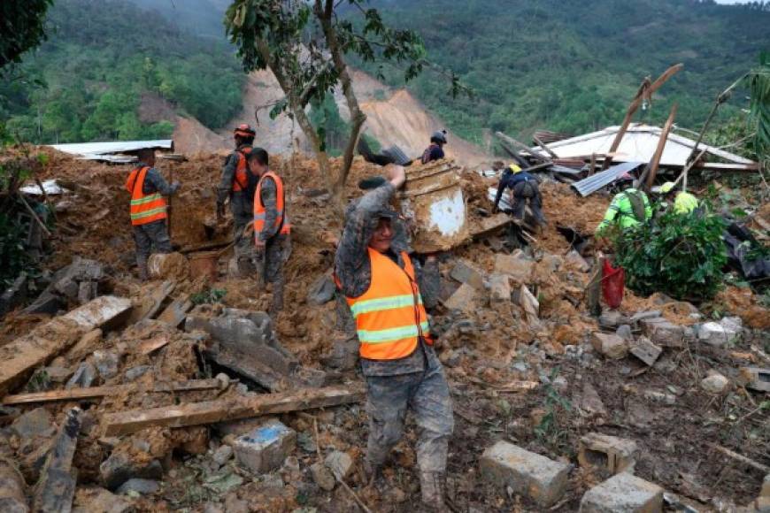 <br/>Las autoridades de protección civil guatemaltecas detallaron este domingo que las lluvias por Eta durante la semana han dejado 285 viviendas con daños severos en todo el país, 9.384 con daño moderado y 12 puentes destruidos en todo el territorio.