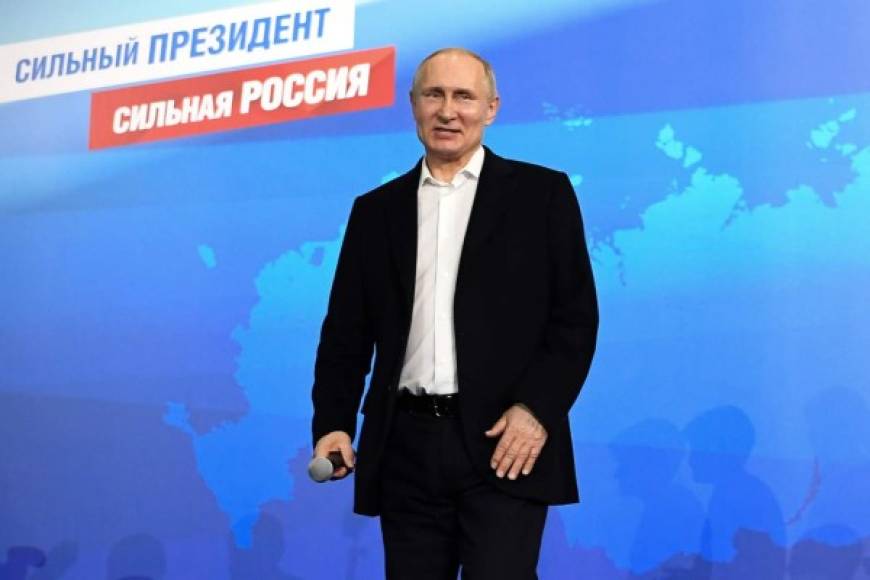 Tras obtener una contundente victoria en las elecciones con más del 76% de los votos, Putin tiene ahora las llaves del Kremlin para un cuarto mandato, es decir hasta 2024, cuando tenga 72 años.