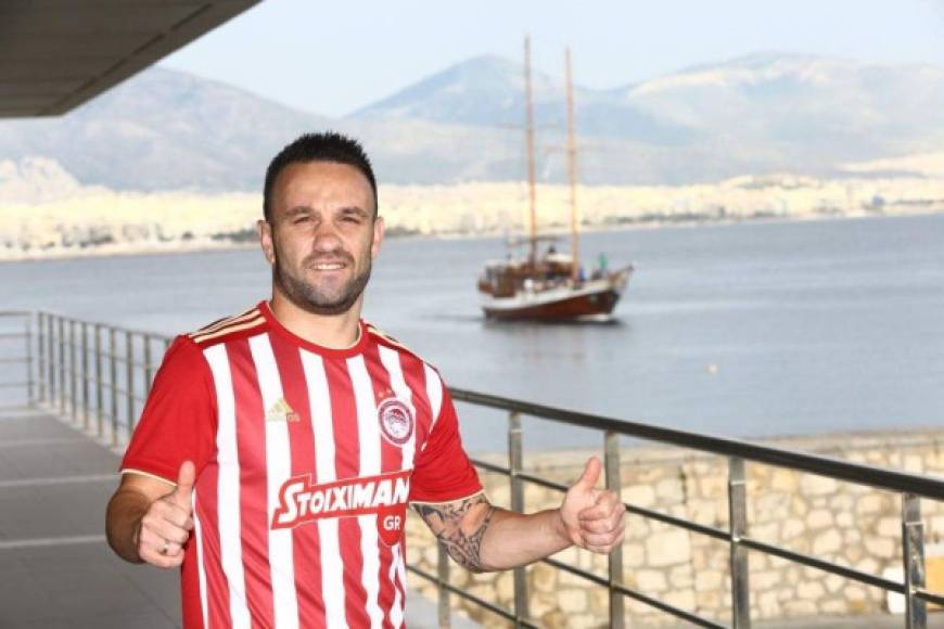 El Olympiacos ha fichado al extremo francés Mathieu Valbuena como agente libre. Llega procedente del Fenerbahce.<br/>