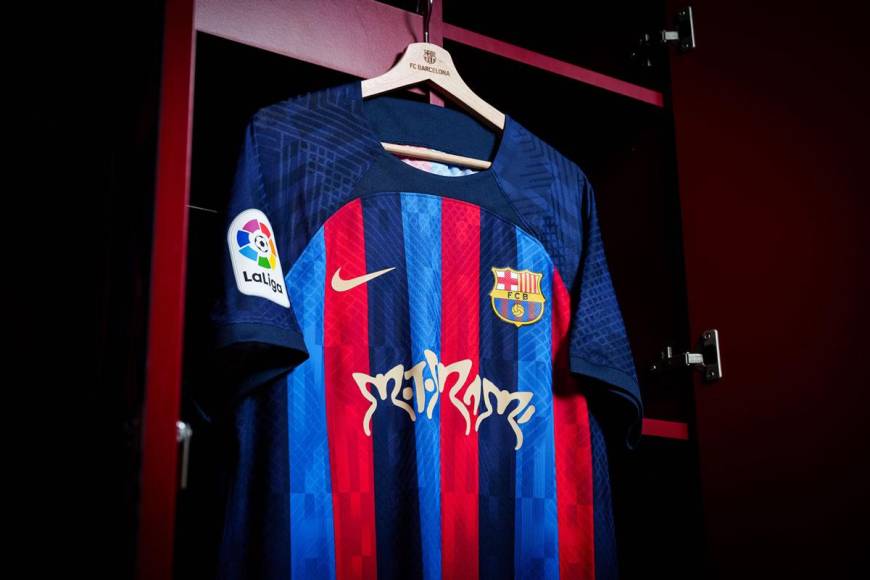La misma camiseta del Barcelona, sin las firmas de los jugadores, tendrá un coste de 400 euros, es decir unos 10.400 lempiras.