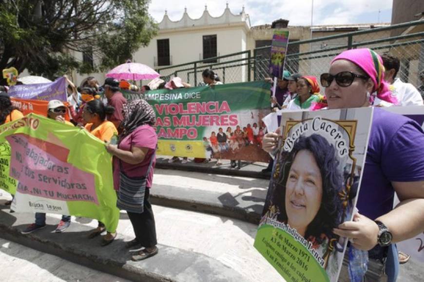 En Tegucigalpa también las mujeres protestaron y recordaron a Berta Cáceres.