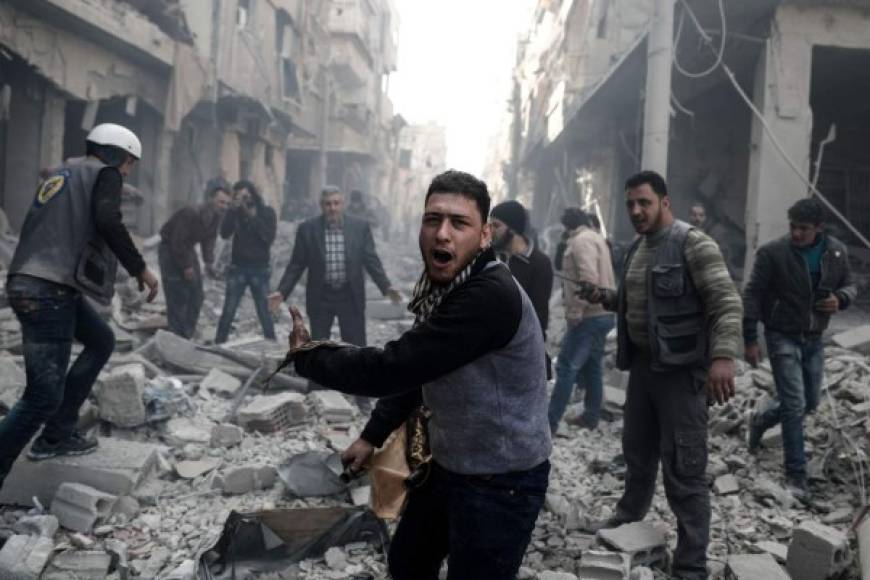 Los bombardeos rusos continúan dejando una estela de muerte en Siria.