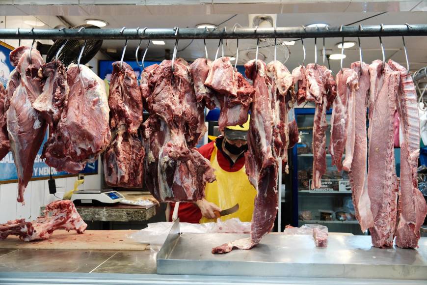 Las carnes han mostrado estabilidad al igual que los derivados de la leche. Tantos la cerna de cerdo como la de res y pollo, mantienen los mismos precios desde inicio de año. 
