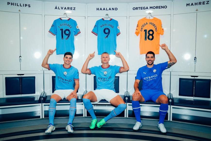 El Manchester City presentó ante todos a sus nuevos refuerzos estrella: Julián Álvarez, Erling Haaland y Stefan Ortega.