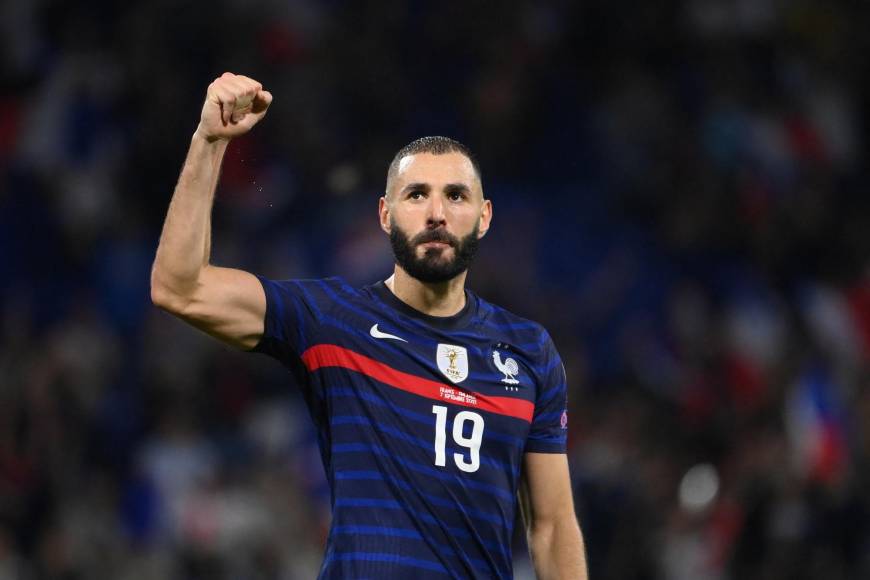 Benzema ha estado presente en los amistosos del conjunto blanco durante el parón del Mundial y hace una semana anunció su retiro de la selección de Francia.