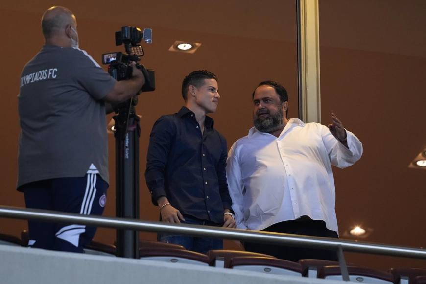 El reencuentro de James Rodríguez con Marcelo en el Olympiacos, el número que usará y el duro golpe que recibió