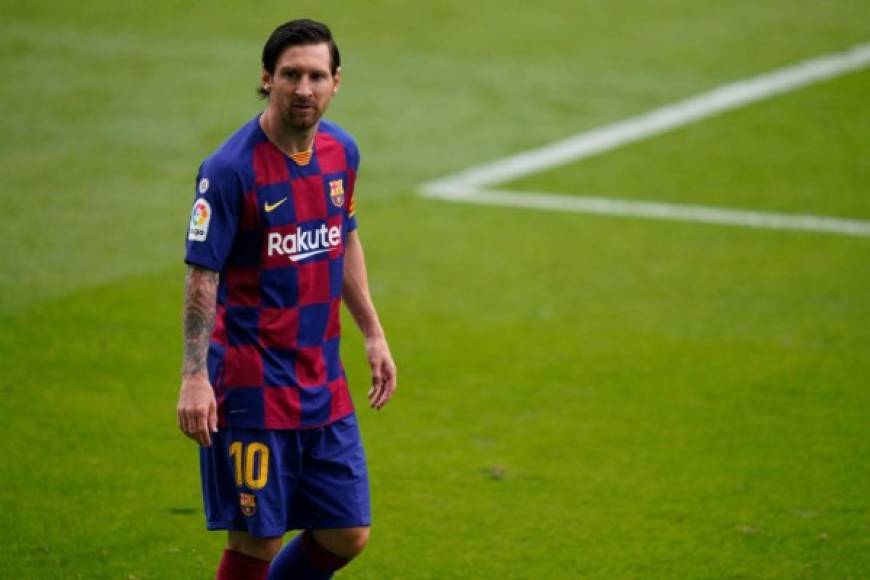 Lionel Messi no podía creer como le sacaron el triunfo sobre el final.