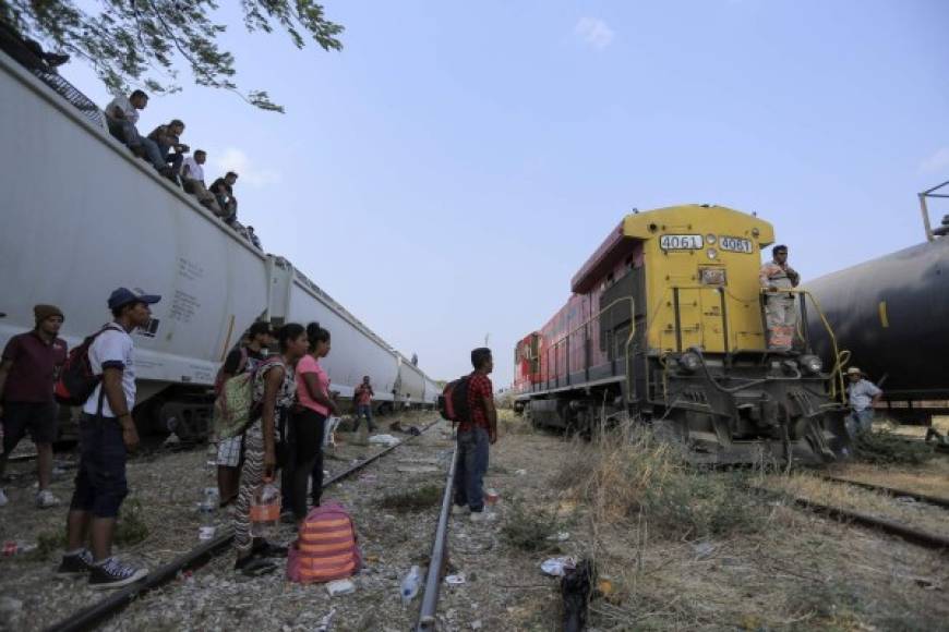 El Gobierno de Obrador comenzó a implementar redadas contra los migrantes en el sur de México luego de que el presidente estadounidense Donald Trump amenazara con cerrar la frontera entre ambos países si no frenaba las caravanas de migrantes.