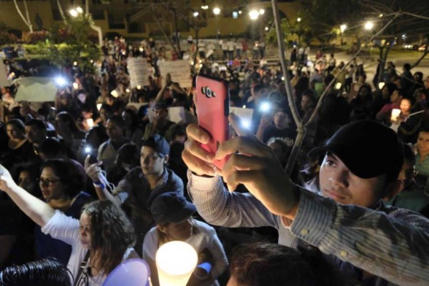 En tanto, nicaraguenses en San José, Costa Rica, se unieron a las manifestaciones contra el Gobierno de Ortega.