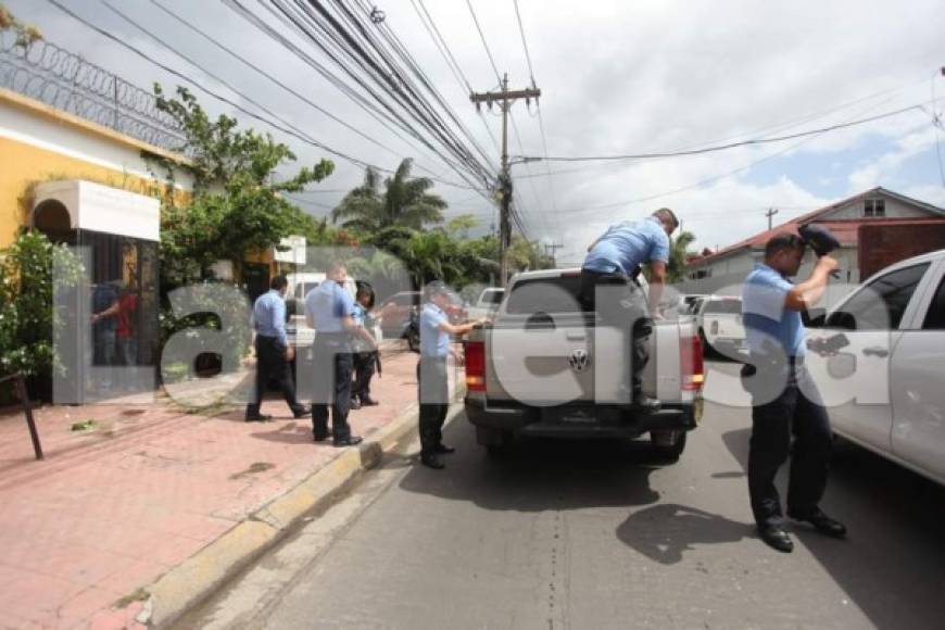 'La DPI y la inteligencia están trabajando en la investigación del caso (...) un individuo disparó en contra del abogado. La Policía Nacional tiene varios equipos recabando datos, con equipo técnico para esclarecer este caso que viene a entorpecer la seguridad', dijo el subcomisario Byron Sauceda, agente de la Policía.