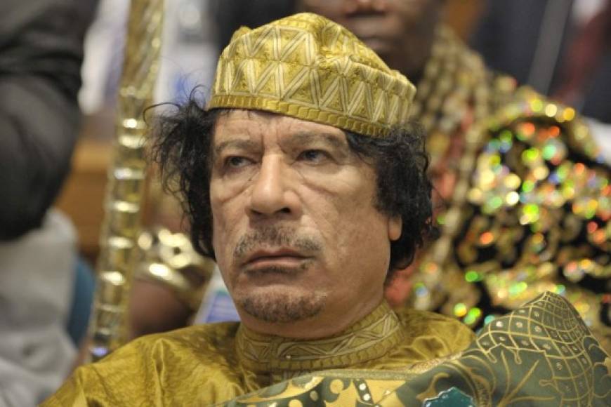 Muamar el Gadafi: el futbolista del Arsenal anotó, el 19 de octubre de 2011, un tanto al Olympique de Marsella por la Champions League. A las pocas horas, las agencias informaban que un grupo rebelde había dado muerte al ex dictador libio.