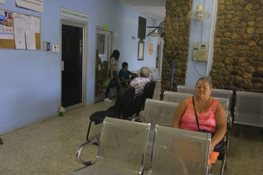 Los campesinos pedía las destitución del director a quien señalaban de no pertenecer al partido Libre.