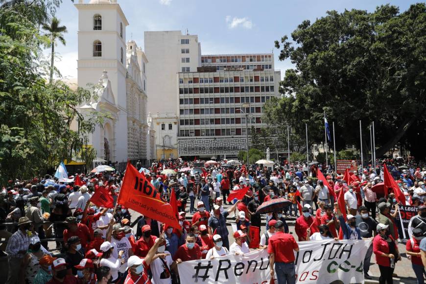 El Partido Libertad y Refundación (Libre), principal fuerza de oposición política en Honduras, realizó este miércoles 15 de septiembre una manifestación en Tegucigalpa en conmemoración del bicentenario de independencia del país.