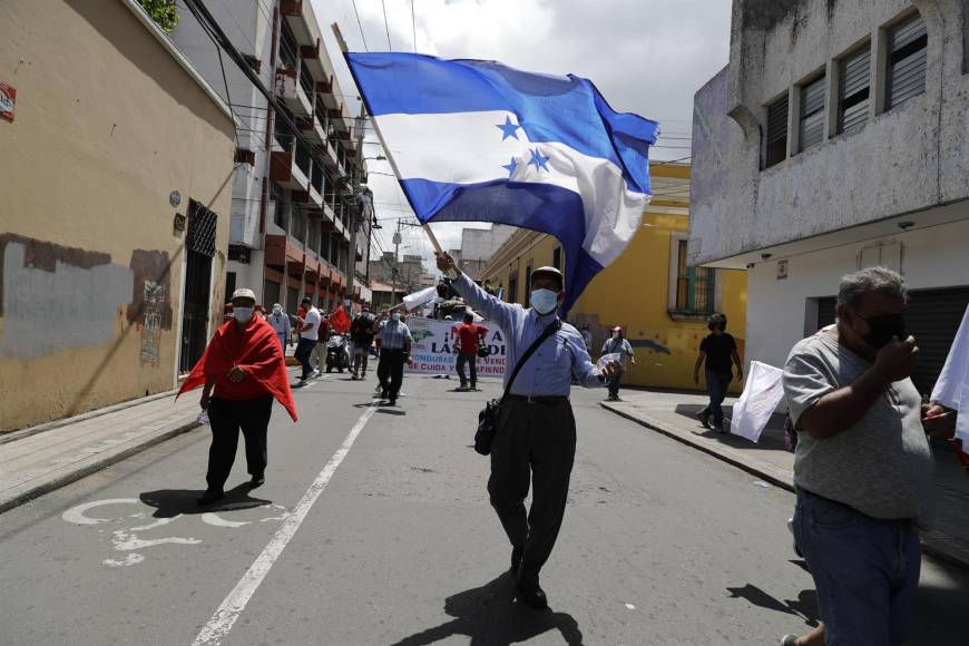 La movilización partió desde el bulevar Morazán y culminó en el centro de Tegucigalpa. 