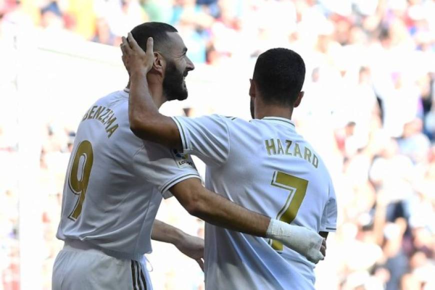 Apenas al minuto 2, el delantero francés Benzema se encargó de abrir el marcador y lo festejó con Hazard.