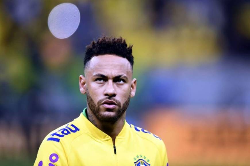 Neymar era el centro de todas las miradas en el amistoso de Brasil ante Qatar por el escándalo en el que se ha visto involucrado al ser acusado de violación por una joven modelo brasileña. Foto AFP