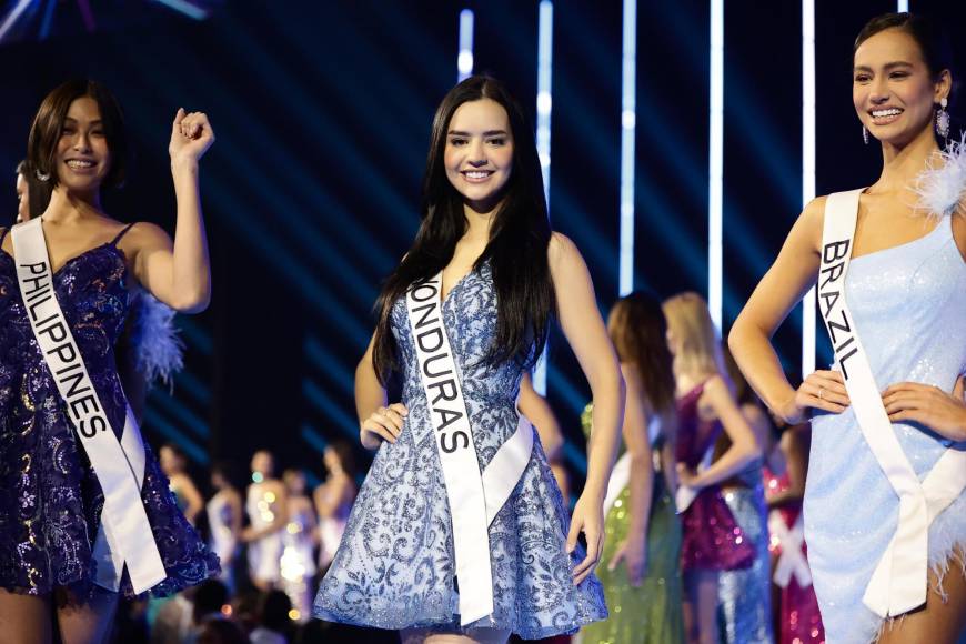 Hermosa y segura de sí misma, así lució Zu Clemente en el inicio de la gala de Miss Universo 2023. 