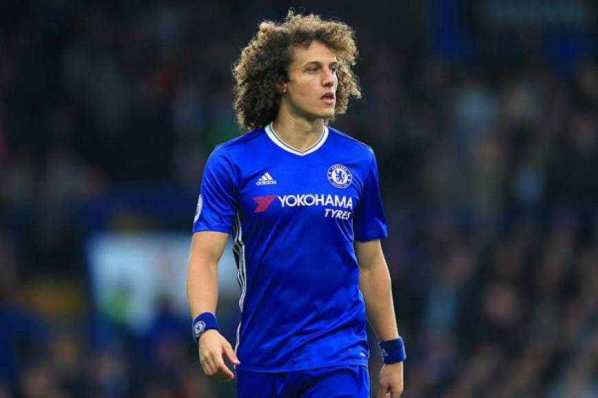 El Chelsea ha rechazado una propuesta del Arsenal por David Luiz. Según la prensa inglesa, los gunners han ofrecido 20 millones de euros, cantidad que los londinenses han considerado insuficiente. El central brasileño tiene 31 años. Foto EFE