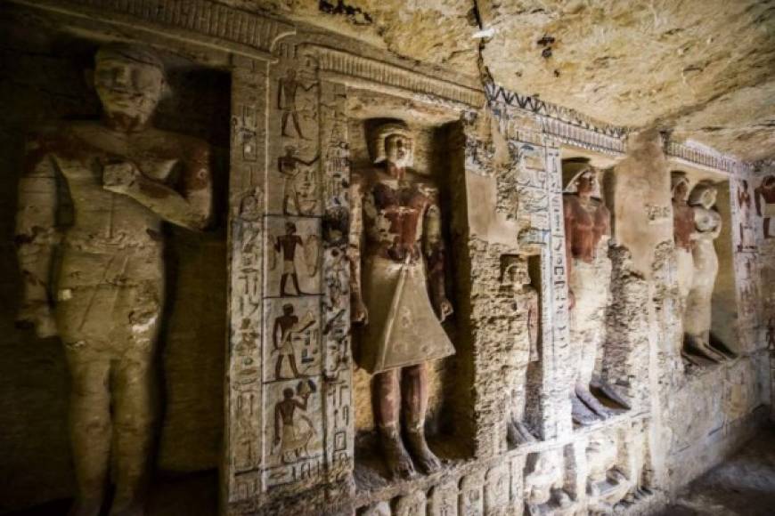 El ministro de Antigüedades de Egipto, Jaled al Anani, dijo que es la tumba 'más bella' descubierta este año y destacó su 'excepcional' estado de conservación.