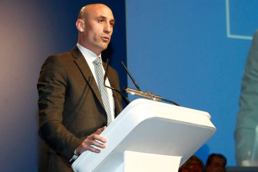 Spanish Royal Football Federation (RFEF) president Luis Rubiales gives a press conference on July 19, 2019 at Las Rozas football sports city near Madrid, to announce that Luis Enrique steps down as Spain coach for personal reasons and will be replaced by assistant coach Robert Moreno. (Photo by OSCAR DEL POZO / AFP)