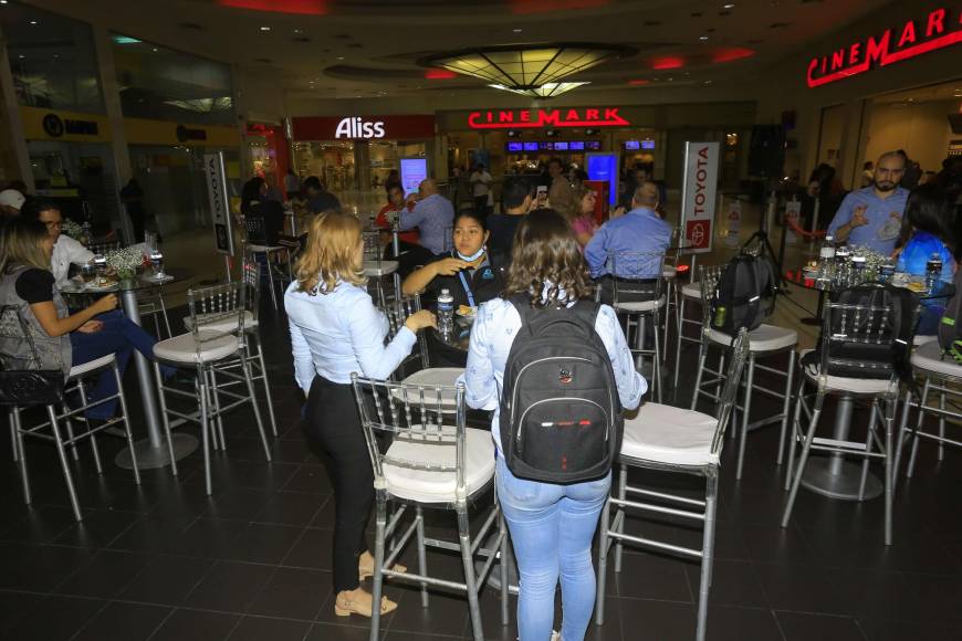 La actividad fue desarrollada el pasado jueves por el equipo de ventas de ambas marcas en las instalaciones de Cinemark en el City Mall a partir de las 5:30 p.m. y contó con la presencia de al menos 80 invitados, todos clientes exclusivos de Toyota.