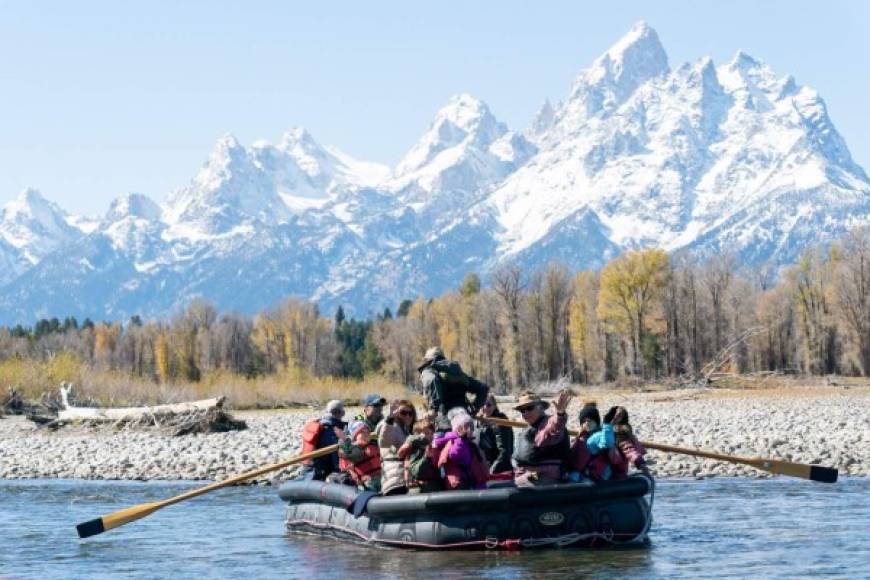 La primera dama tomó varias fotos del hermoso paisaje durante su recorrido en balsa por el Snake River (río serpiente).