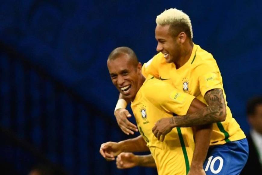 Joao Miranda: El capitán de la selección de Brasil le dio la espalda a Neymar ya que no le dio un tan solo voto. Le dio los puntos a Cristiano, Mbappé y Messi.
