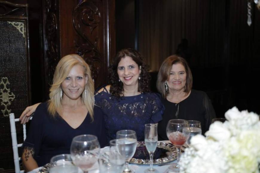 Carol Samara, Marcela Saybe y Marlene Nasser.