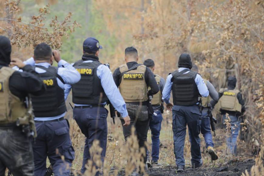 La Policía hondureña acordonó la escena donde se produjo el enfrentamiento.