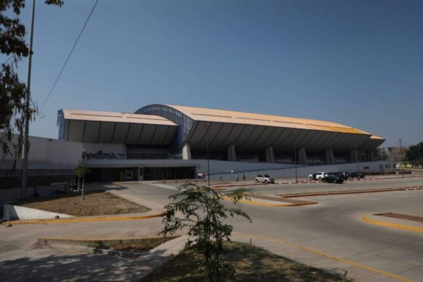 El Polideportivo de la Universidad Autónoma de Honduras (Unah) se encuentra en su fase de preparación para brindar asistencia hospitalaria mínima e intermedia a pacientes por COVID-19.