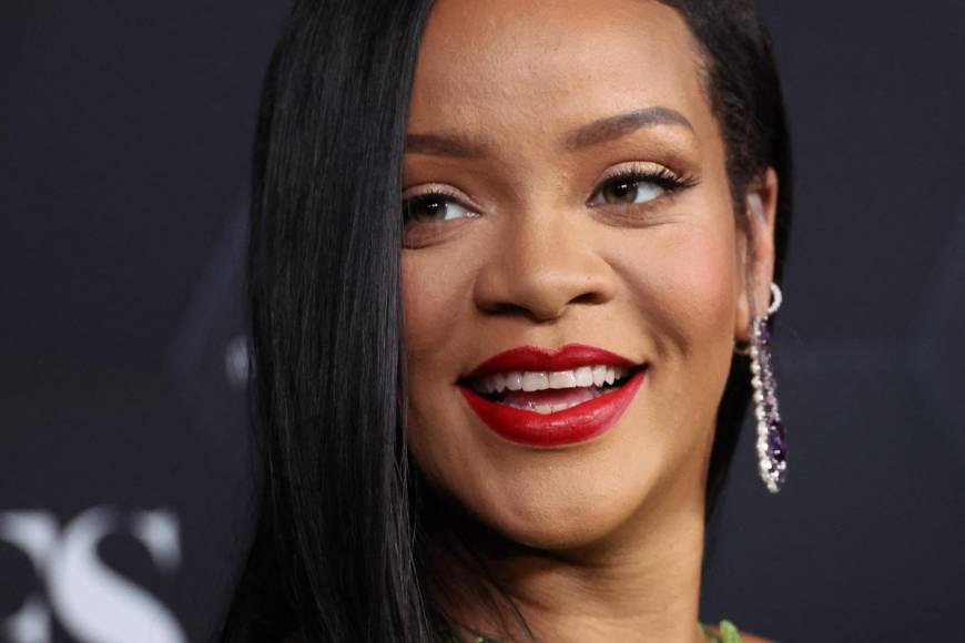 La pareja había oficializado su relación el año pasado, tras años de rumores persistentes. Rihanna es el “amor de mi vida”, declaró A$AP Rocky a la revista GQ en mayo de 2021.