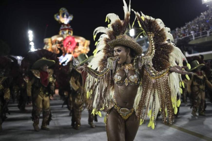 Bailarinas de la escuela de samba del Grupo Especial Unidos da Tijuca durante su presentación.