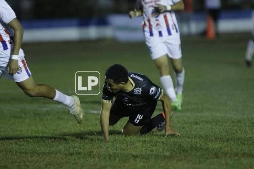 Julio César de León es el sexto futbolista con más equipos en los que ha jugado. El San Juan es el número 24.