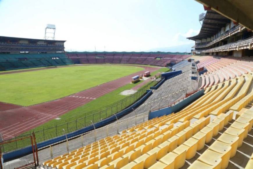 Así luce la cancha del Estadio Olímpico de San Pedro Sula.