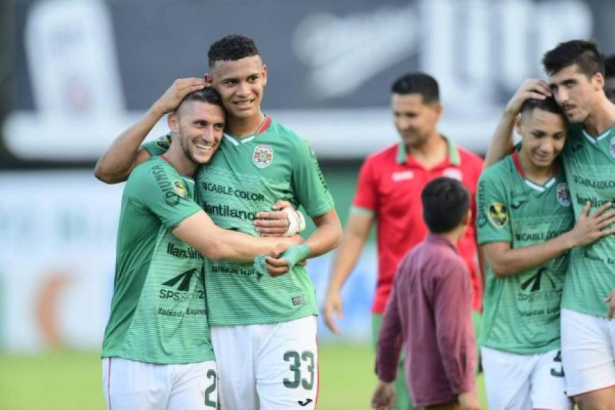 Los jugadores del Marathón celebrando su primer triunfo del Torneo Clausura 2020 tras tres empates consecutivos.