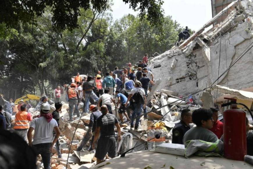 Tembló solo dos horas después de que la ciudadanía saliera a las calles de todo el país en un simulacro conmemorativo del terremoto de 1985.