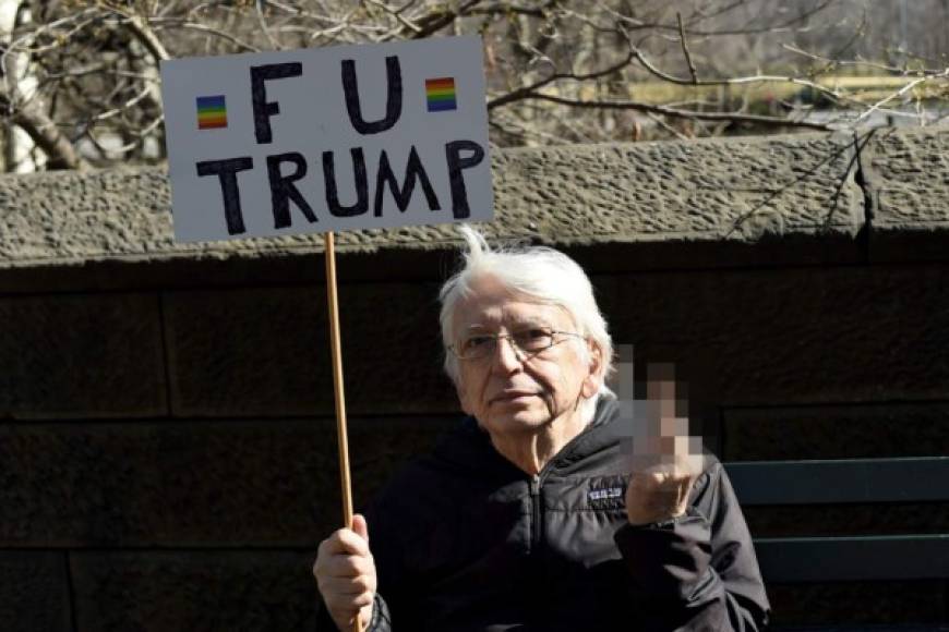 'Púdrete Trump' decía este cartel en una protesta de Nueva York.
