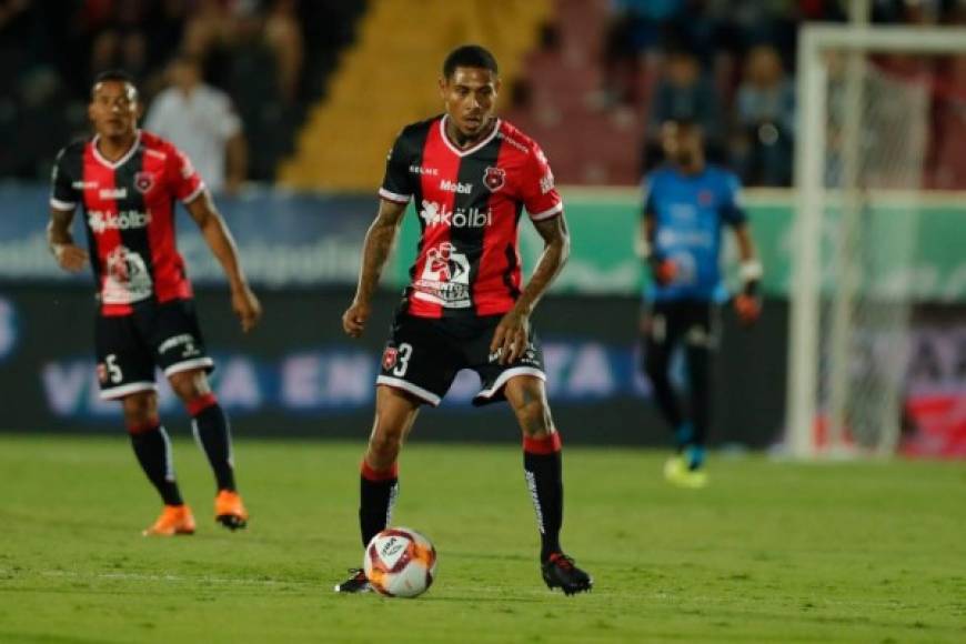 Henry Figueroa (Liga Deportiva Alajuelense/Costa Rica) - El defensa central está viviendo su primera experiencia en el extranjero y es titular con el equipo tico.