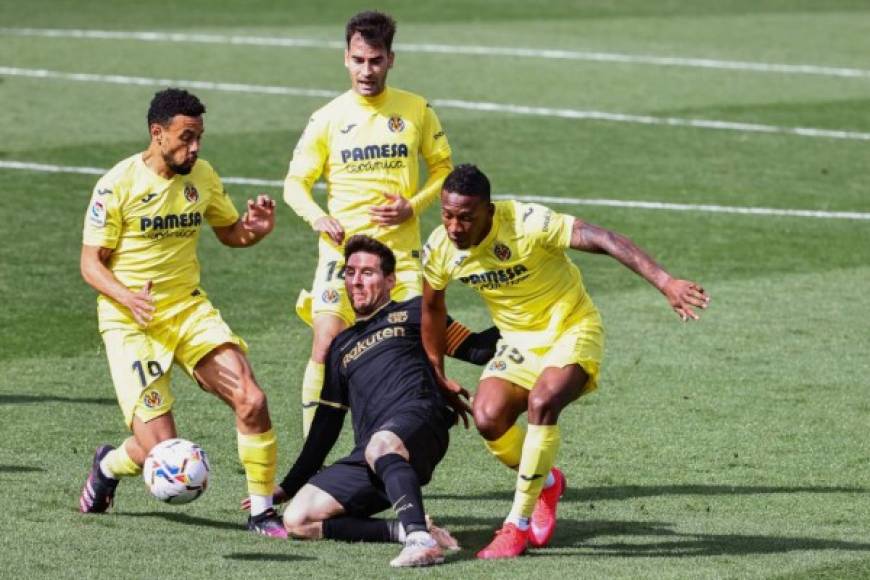 Lionel Messi estuvo bien marcado y en la segunda parte sufrió terriblemente el juego rudo del Villarreal.