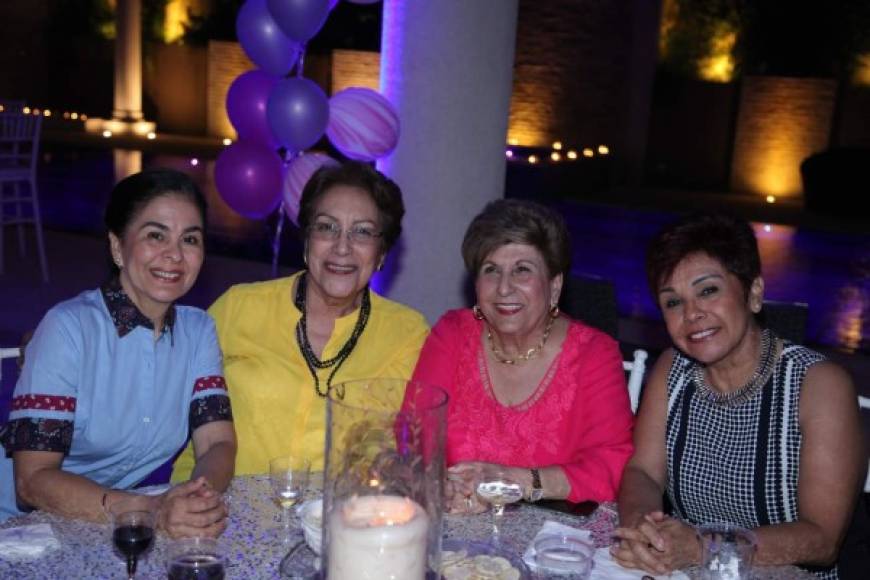Bárbara Quintana, Ana María Alemán, Lily Faraj y Laura Abufele.
