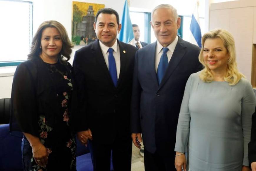 Netanyahu agradeció a Morales su gesto y señaló que 'no es una coincidencia que Guatemala abra su embajada en Jerusalén dos días después de EEUU'. 'Siempre están entre los primeros', afirmó.