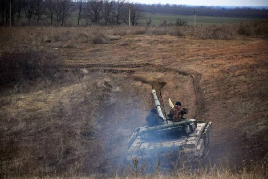 Ante los temores de una invasión rusa, los soldados ucranianos se preparan para defenderse.