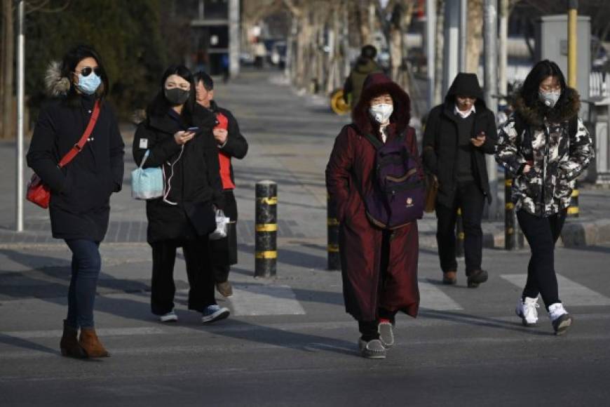 China anunció 77 nuevos casos, con lo que son cerca de 300 las personas que han contraído el virus, que ha causado otros tres fallecimientos en Wuhan, donde fue detectado el patógeno en el centro de China y que ya se ha extendido por Japón, Corea del Sur y Tailandia. Un caso fue anunciado el martes en Taiwán.