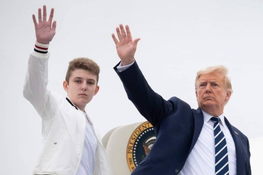 Barron seguirá recibiendo sus clases en línea luego de que el colegio privado al que asiste anunciara que no reabrirá sus puertas por la pandemia pese a la insistencia de Trump porque los estudiantes regresen a las escuelas.