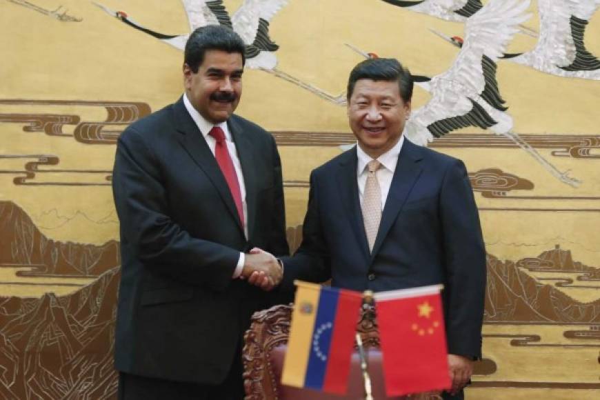 6. Venezuela: Asediado por la crisis, Nicolás Maduro ha pedido auxilio a China y Rusia, que han inyectado millonarios préstamos a la decaída economía venezolana. Desde 2007, Caracas ha recibido más de 60 mil millones de dólares de fondos chinos, el 47% del total de la financiación china en la región, según el Diálogo Interamericano