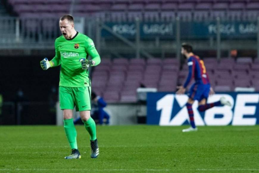 Ter Stegen gritando muy eufórico el gol de Gerard Piqué.