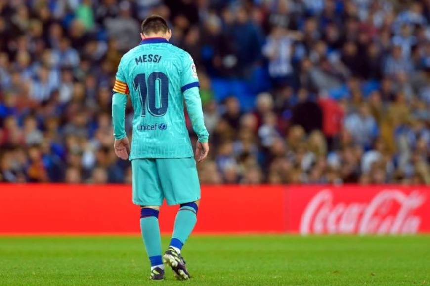 Lionel Messi, cabizbajo al final del partido que empató el Barcelona ante Real Sociedad.