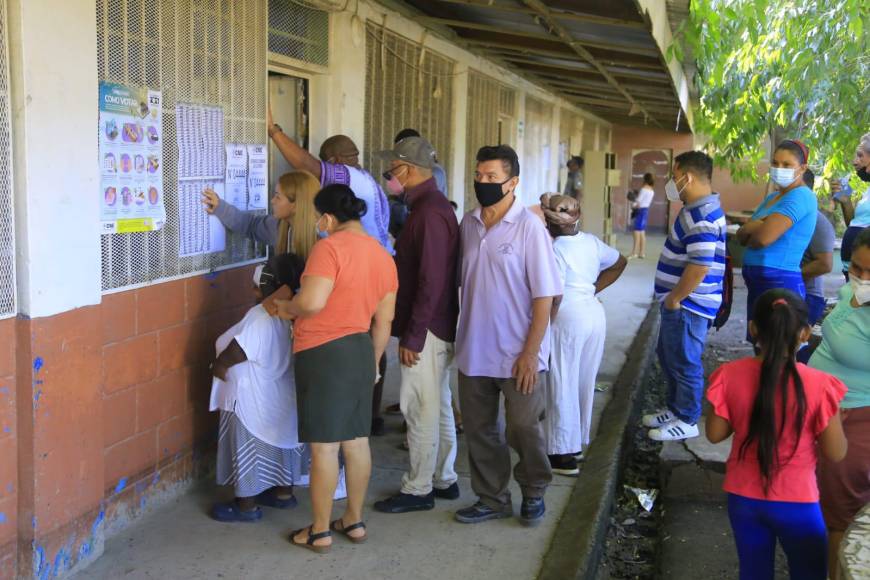 ¡Todos a votar! Hondureños salen a las urnas a elegir a su nuevo presidente